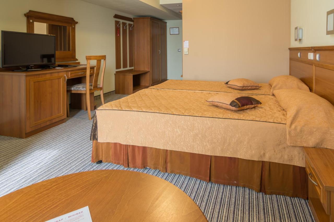 Diplomat Plaza Hotel & Resort ลูโกวิต ภายนอก รูปภาพ