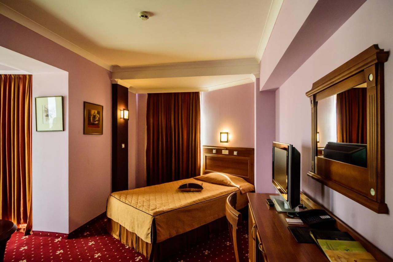 Diplomat Plaza Hotel & Resort ลูโกวิต ภายนอก รูปภาพ